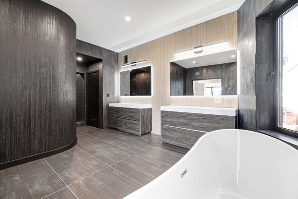 Bathroom, Dual Sink Vanities, Free Standing Baths, Interior, Recessed Lighting
