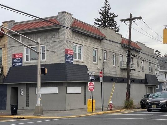 Exterior, Facade, Rowhouse