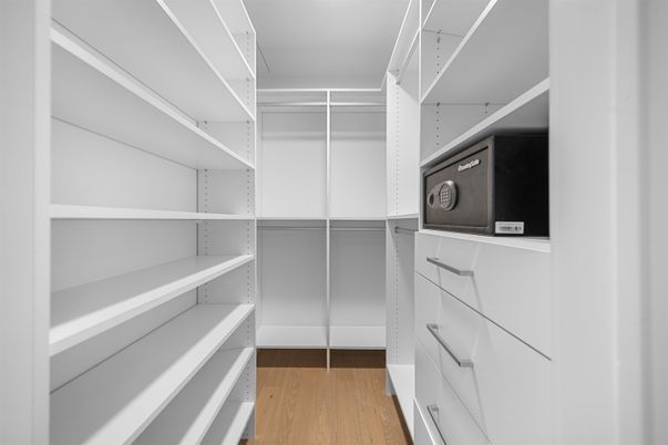 Interior, Walk-in Closets, Wood Texture Flooring
