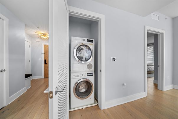 Interior, Utility Closets, Washer, Wood Texture Flooring