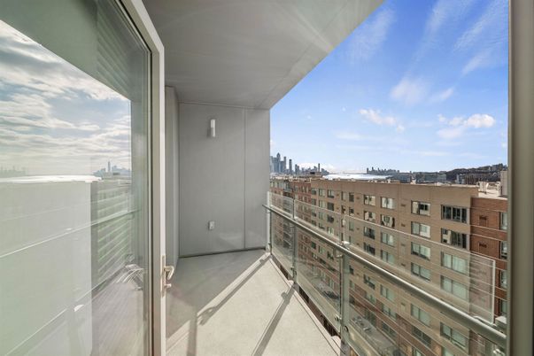 Exterior, Other, Skyline