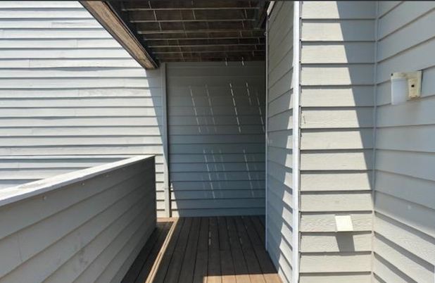 Exterior, Wood Texture Flooring