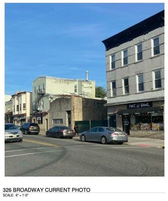 Exterior, Facade, Rowhouse