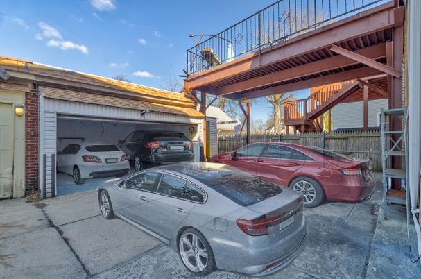 Detached Garage, Exterior