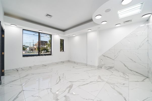 Empty room, Interior, Marble, Recessed Lighting