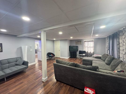 Interior, Living room, Recessed Lighting, Wood Texture Flooring