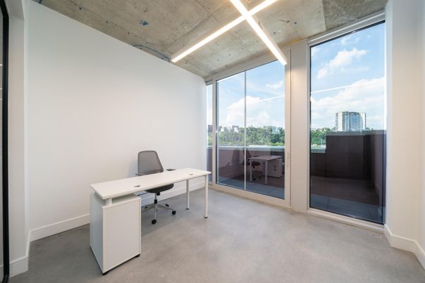 Home Office, Interior