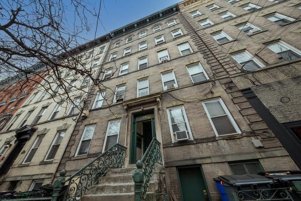 Exterior, Facade, Brick Facade, Rowhouse