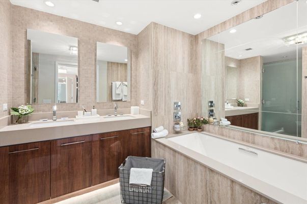 Bathroom, Dual Sink Vanities, Interior, Recessed Lighting