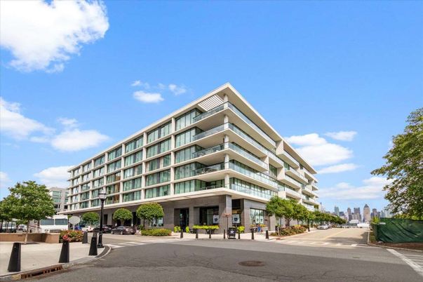 Exterior, Facade, Condo Building
