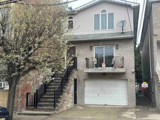 Attached, Exterior, Facade, Brick Facade, Rowhouse