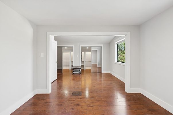Empty room, Interior, Recessed Lighting, Wood Texture Flooring
