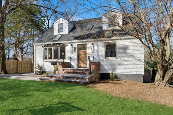 Exterior, Facade, Cape Cod