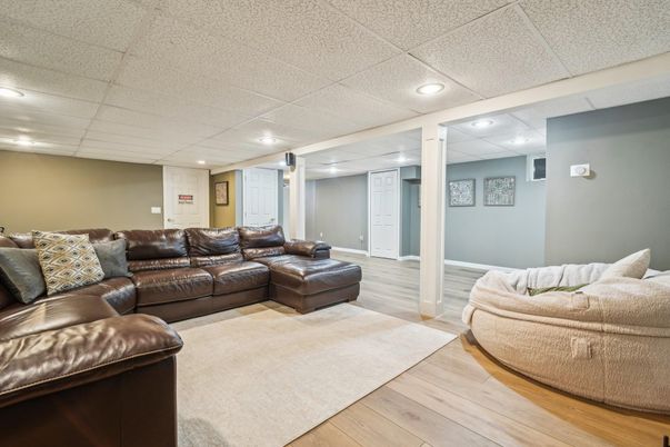 Interior, Living room, Recessed Lighting, Wood Texture Flooring