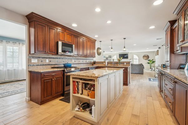 Interior, Kitchen, Living room, Pendant Lights, Recessed Lighting, Stainless Steel Appliances, Wood Texture Flooring