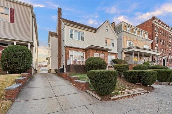 Exterior, Facade, Brick Facade, Rowhouse