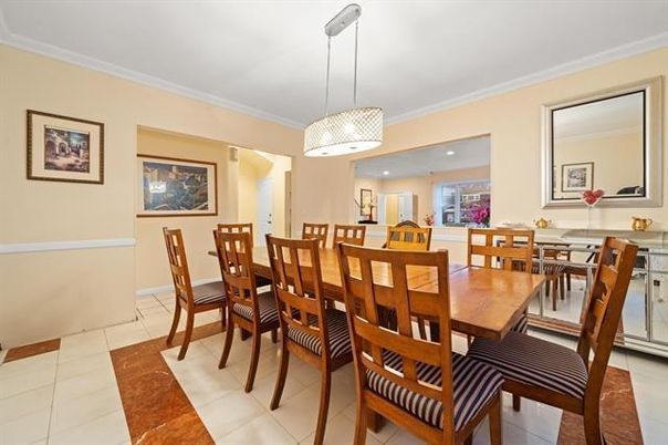 Dining room, Interior, Pendant Lights, Recessed Lighting
