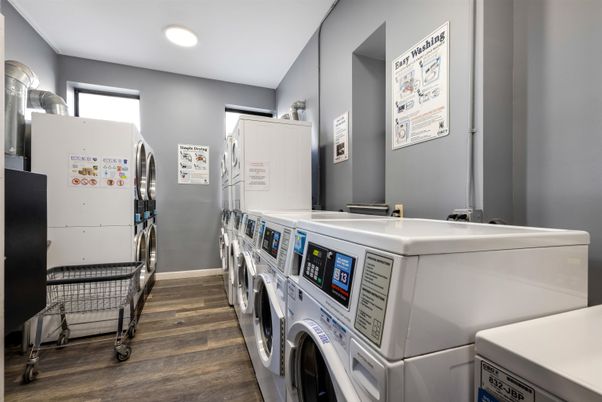Interior, Recessed Lighting, Washer, Wood Texture Flooring