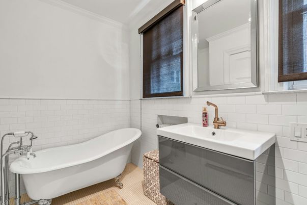 Bathroom, Free Standing Baths, Interior