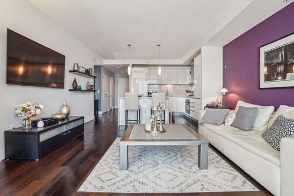Interior, Kitchen, Living room, Pendant Lights, Recessed Lighting, Wood Texture Flooring