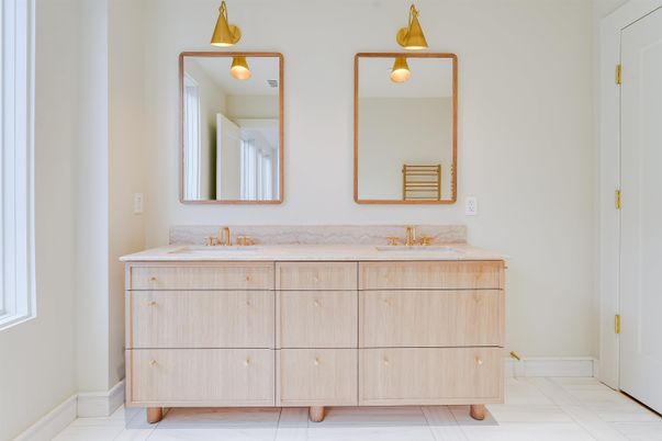 Bathroom, Dual Sink Vanities, Interior