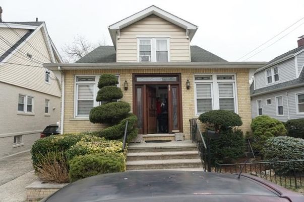Exterior, Facade, Brick Facade, Cape Cod