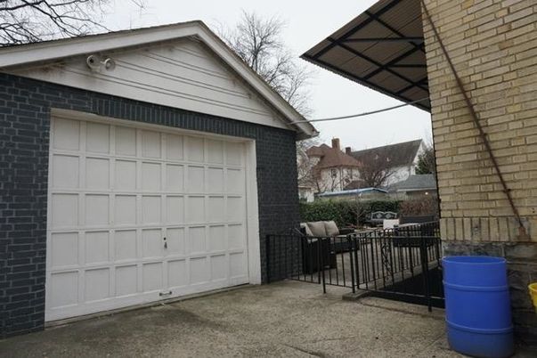 Detached Garage, Exterior