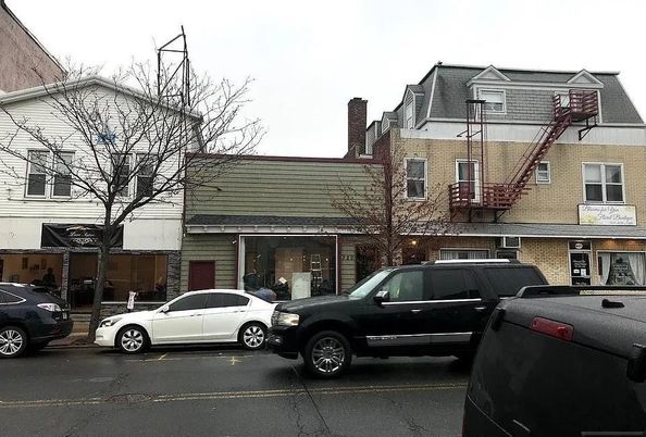 Exterior, Facade, Brick Facade, Rowhouse