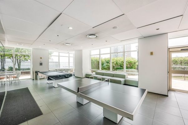 Game Room, Interior, Recessed Lighting