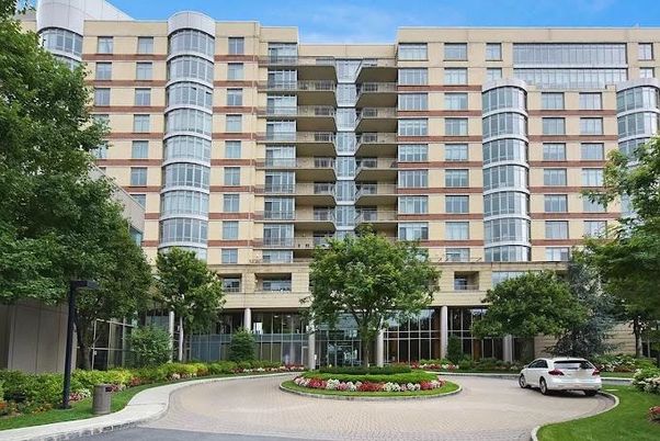 Exterior, Facade, Condo Building