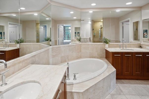 Bathroom, Dual Sink Vanities, Interior, Recessed Lighting