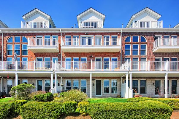 Exterior, Facade, Brick Facade, Rowhouse