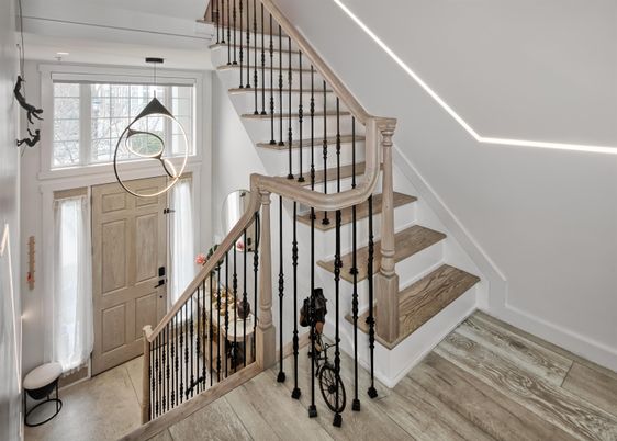 Interior, Pendant Lights, Recessed Lighting, Wood Texture Flooring