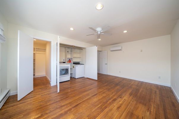 Empty room, Interior, Recessed Lighting, Walk-in Closets, Wood Texture Flooring