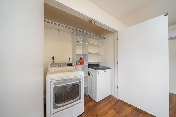 Interior, Utility Closets, Washer, Wood Texture Flooring