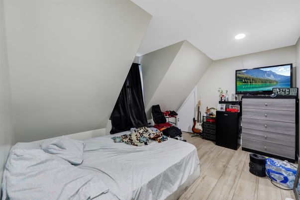 DE Listing image placeholder