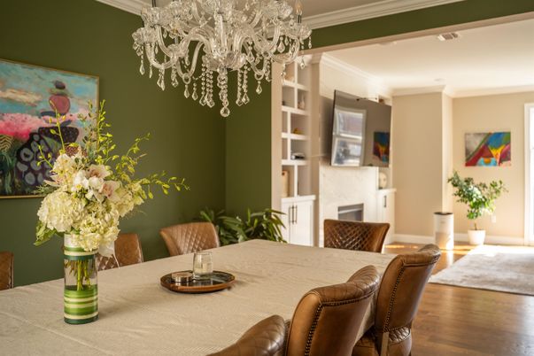 Chandelier, Dining room, Fireplace, Interior, Wood Texture Flooring