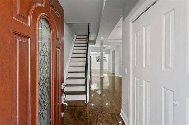 Interior, Recessed Lighting, Wood Texture Flooring