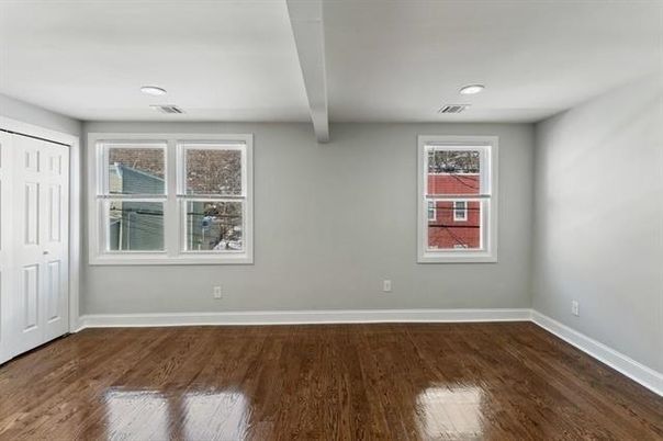 Empty room, Interior, Recessed Lighting, Wood Texture Flooring