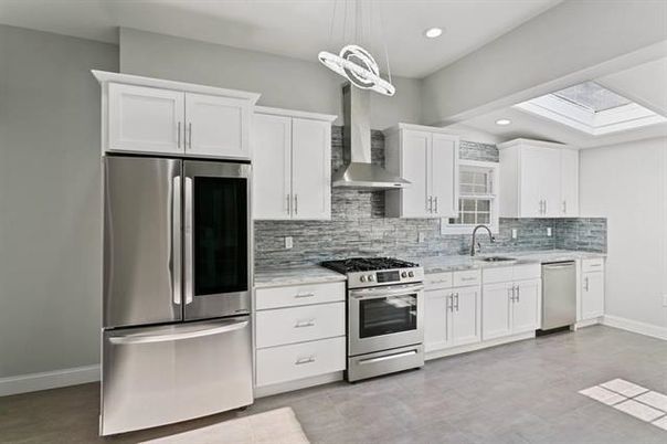 Interior, Kitchen, Pendant Lights, Recessed Lighting, Stainless Steel Appliances
