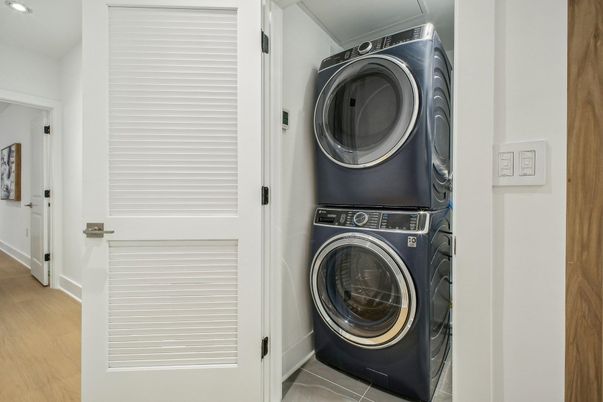 Interior, Utility Closets, Washer, Wood Texture Flooring