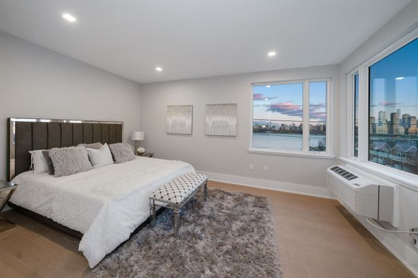 Bedroom, Interior, Recessed Lighting, Water