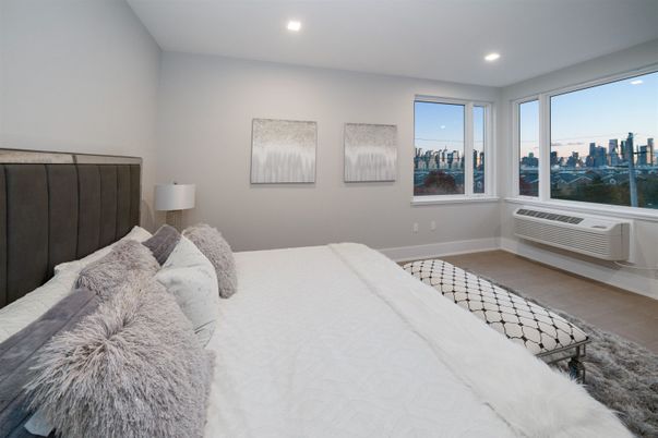 Bedroom, Interior, Recessed Lighting, Water