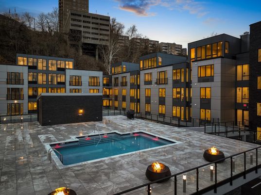 Exterior, Pool