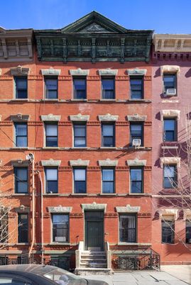 Exterior, Facade, Brick Facade, Rowhouse