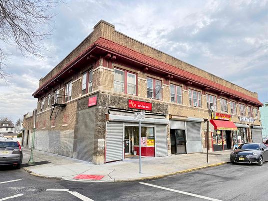 Exterior, Facade, Chicago School