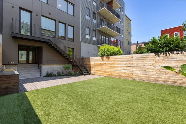 Backyard, Exterior, Facade, Rowhouse