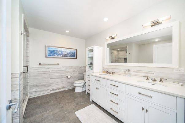 Bathroom, Dual Sink Vanities, Interior, Recessed Lighting
