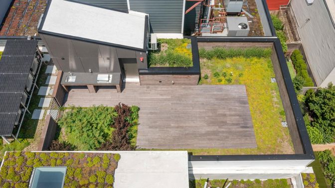 Exterior, Drone