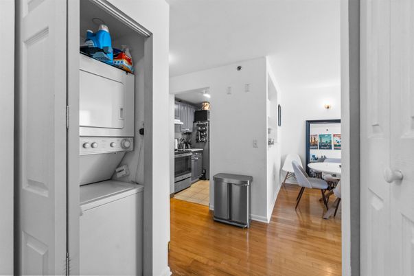 Dining room, Interior, Kitchen, Utility Closets, Washer, Wood Texture Flooring